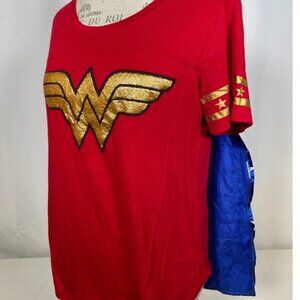 NWOT Wonder Woman DC Comics Costume Shirt w/ Detachable Cape Juniors SMALL